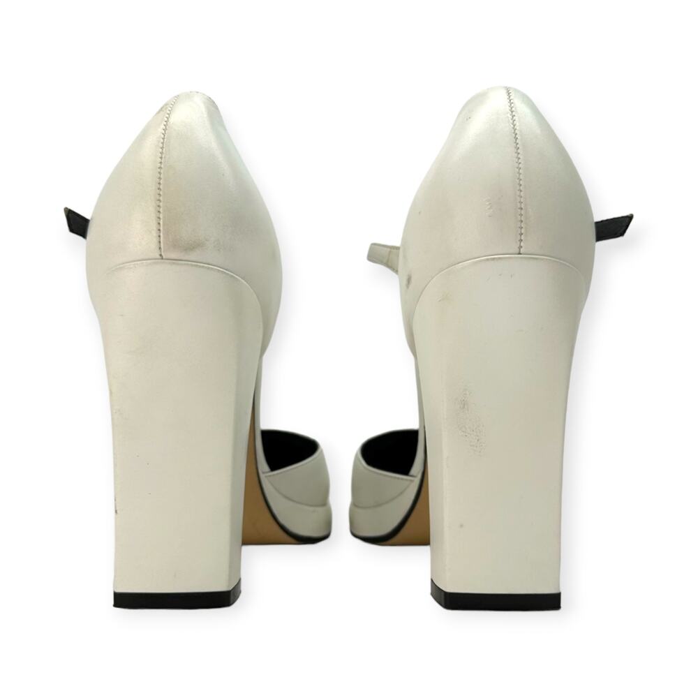 Andrea Coleccion | Size 8 | White Leather Round Toe Chunky 4 Inch High Heel Pump - Picture 3 of 11